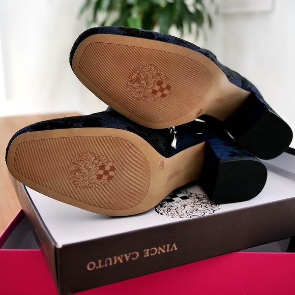 Vince Camuto Kassie Suede Boots, Black and Blue Andromeda 11W — NEW - Picture 9 of 10